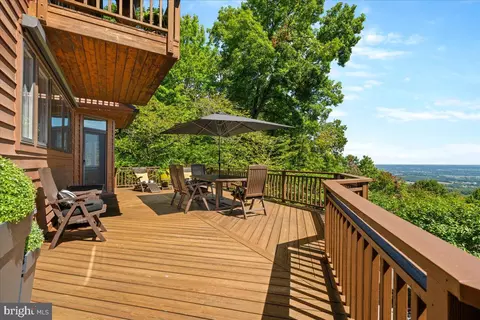 Exterior - 5506 Bootjack Dr, Frederick, MD 21702 photo 4 of 25