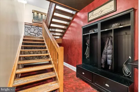Entry Way - 5506 Bootjack Dr, Frederick, MD 21702 photo 8 of 9