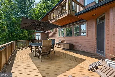 Exterior - 5506 Bootjack Dr, Frederick, MD 21702 photo 6 of 25