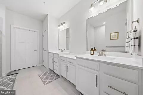 Entry Way - 6134 Dock St, Frederick, MD 21703 photo 16 of 19