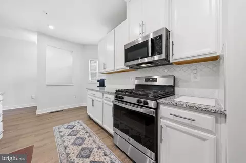 Entry Way - 6134 Dock St, Frederick, MD 21703 photo 6 of 19