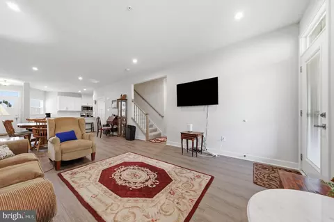 Entry Way - 6134 Dock St, Frederick, MD 21703 photo 14 of 19