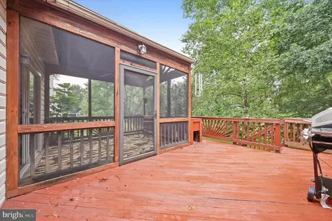 Exterior - 9005 Shadybrook Dr, Frederick, MD 21701 photo 5 of 11