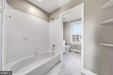 Bath - 3636 Islington St, Frederick, MD 21704 photo 2 of 5
