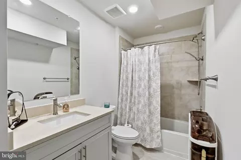 Bath - 1418 Crampton St, Brunswick, MD 21716 photo 4 of 4