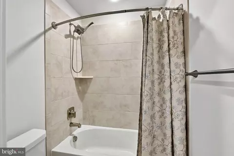Bath - 1418 Crampton St, Brunswick, MD 21716 photo 2 of 4