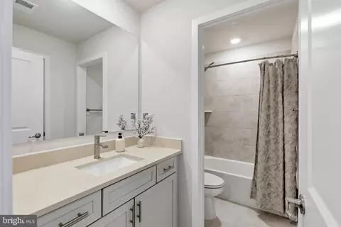 Bath - 1418 Crampton St, Brunswick, MD 21716 photo 1 of 4
