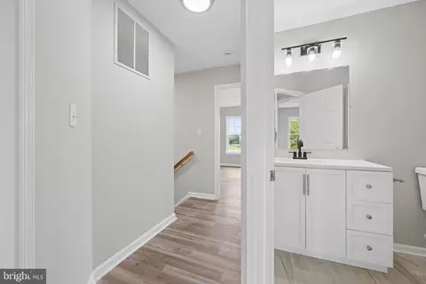 Entry Way - 2010 Rosecrans, Frederick, MD 21702 photo 5 of 8