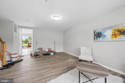 Entry Way - 2010 Rosecrans, Frederick, MD 21702 photo 2 of 8