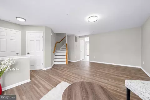 Living - 2010 Rosecrans, Frederick, MD 21702 photo 8 of 8