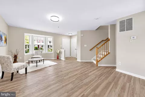 Living - 2010 Rosecrans, Frederick, MD 21702 photo 7 of 8