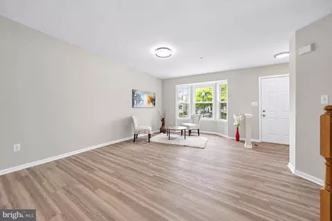 Living - 2010 Rosecrans, Frederick, MD 21702 photo 5 of 8