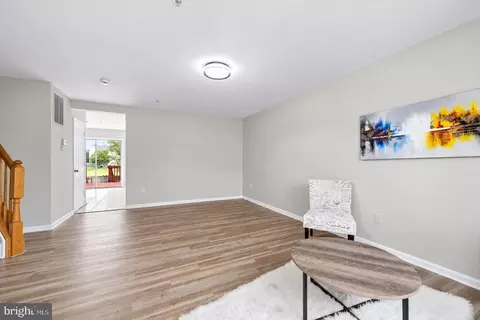 Living - 2010 Rosecrans, Frederick, MD 21702 photo 6 of 8