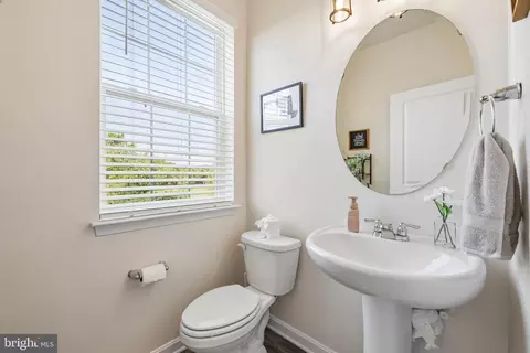 Entry Way - 5019 Ironsides Dr, Frederick, MD 21703 photo 3 of 10