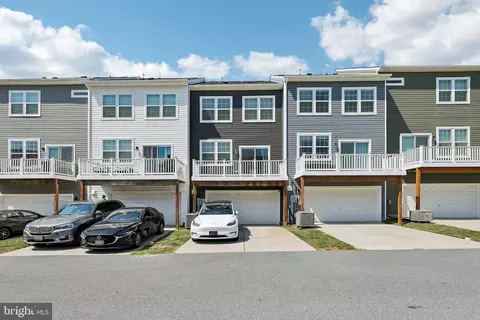 Exterior - 5019 Ironsides Dr, Frederick, MD 21703 photo 2 of 5