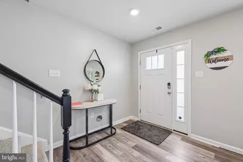 Entry Way - 5019 Ironsides Dr, Frederick, MD 21703 photo 4 of 10