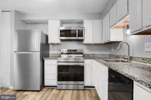 Kitchen - 7041 Hames Ct, Frederick, MD 21703 photo 2 of 4