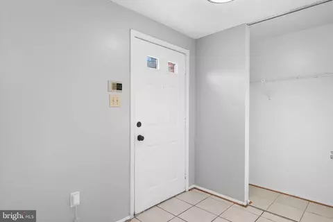 Entry Way - 7041 Hames Ct, Frederick, MD 21703 photo 1 of 9