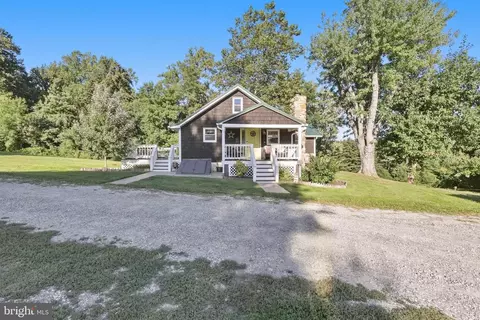 17601 E Sunshine Trl, Sabillasville, MD 21780
