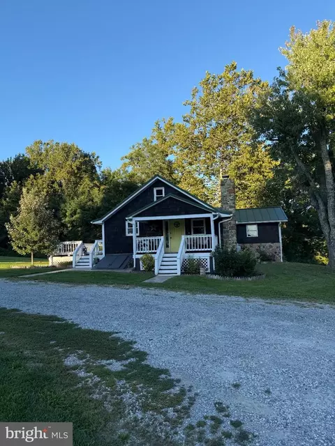 17601 E Sunshine Trl, Sabillasville, MD 21780