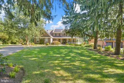 Exterior - 4606 Mockingbird Ln, Frederick, MD 21703 photo 4 of 17