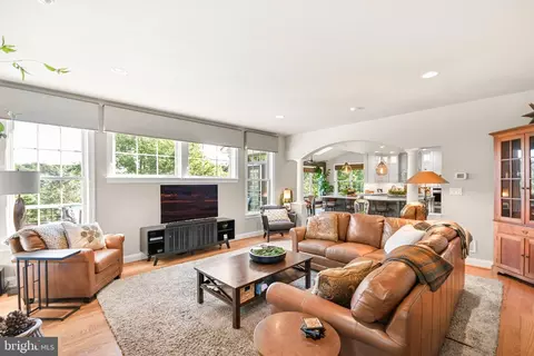 Living - 4606 Mockingbird Ln, Frederick, MD 21703 photo 2 of 2
