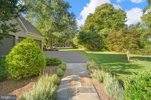 Exterior - 4606 Mockingbird Ln, Frederick, MD 21703 photo 6 of 17