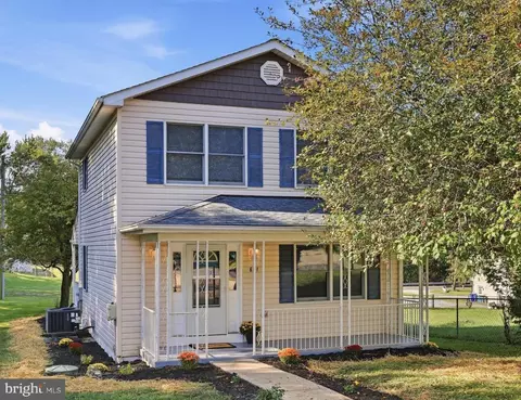 621 Tritapoe Dr, Knoxville, MD 21758