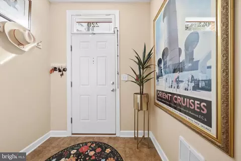 Entry Way - 35 E All Saints St #220, Frederick, MD 21701 photo 3 of 6