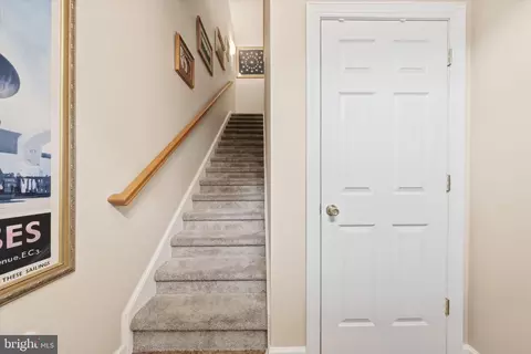 Entry Way - 35 E All Saints St #220, Frederick, MD 21701 photo 4 of 6