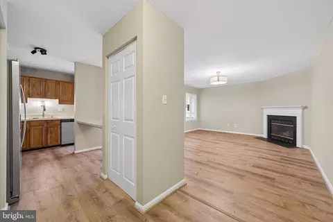Entry Way - 2108 Whitehall #1B, Frederick, MD 21702 photo 4 of 10