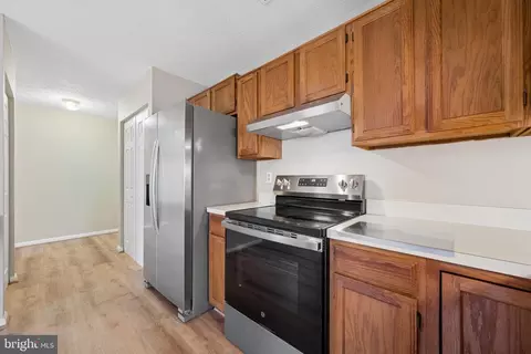 Entry Way - 2108 Whitehall #1B, Frederick, MD 21702 photo 7 of 10