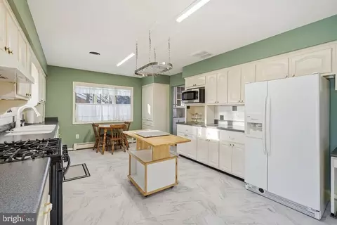 Kitchen - 1206 Beechwood Dr, Frederick, MD 21701 photo 2 of 3