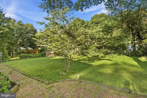 Exterior - 1206 Beechwood Dr, Frederick, MD 21701 photo 6 of 7