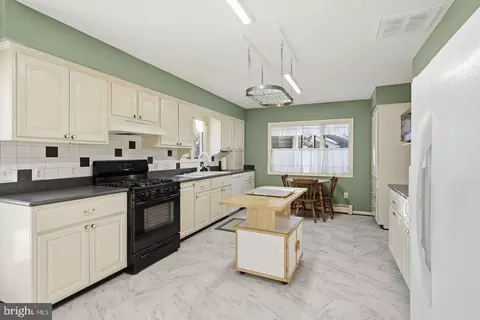 Kitchen - 1206 Beechwood Dr, Frederick, MD 21701 photo 3 of 3