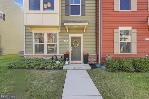 Exterior - 1731 Evansberry Dr, Frederick, MD 21701 photo 5 of 12