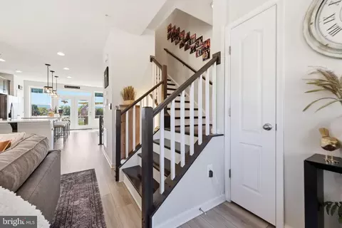Entry Way - 1731 Evansberry Dr, Frederick, MD 21701 photo 12 of 13