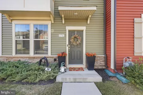 Exterior - 1731 Evansberry Dr, Frederick, MD 21701 photo 2 of 12