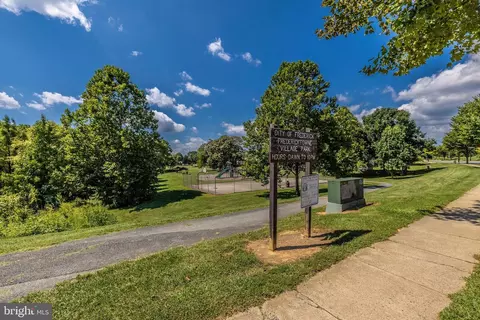Exterior - 1731 Evansberry Dr, Frederick, MD 21701 photo 8 of 12