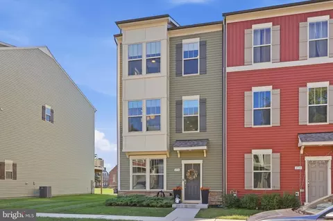 Exterior - 1731 Evansberry Dr, Frederick, MD 21701 photo 7 of 12