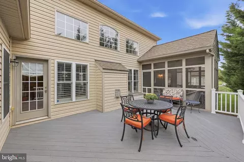 Exterior - 3017 Palatine Dr, Frederick, MD 21701 photo 4 of 7