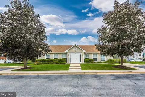 Exterior - 7130 Oberlin Cir, Frederick, MD 21703 photo 11 of 15