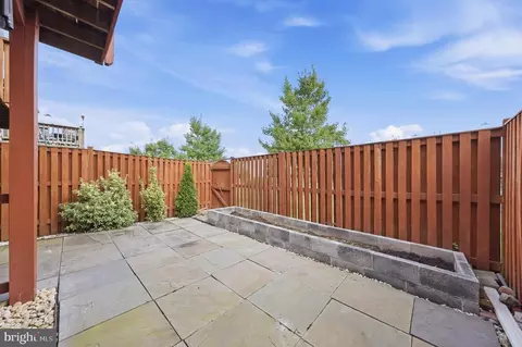 Exterior - 7130 Oberlin Cir, Frederick, MD 21703 photo 10 of 15