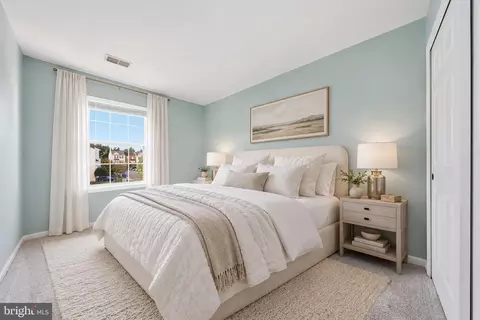 Bedroom - 7130 Oberlin Cir, Frederick, MD 21703 photo 4 of 6