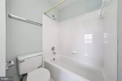 Bath - 7130 Oberlin Cir, Frederick, MD 21703 photo 1 of 1