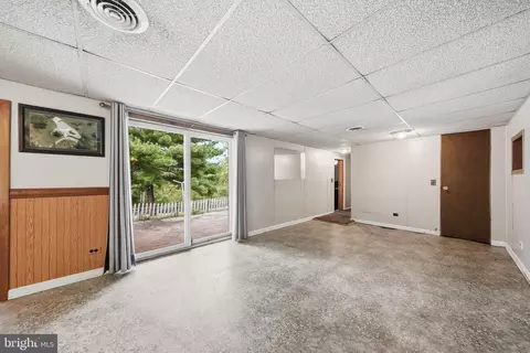Living - 12349 Layman Rd, Thurmont, MD 21788 photo 2 of 4