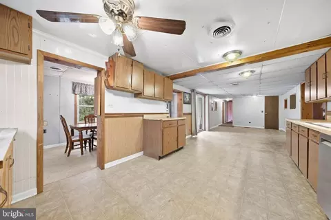 Entry Way - 12349 Layman Rd, Thurmont, MD 21788 photo 3 of 7