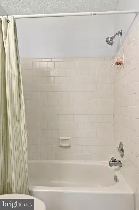 Bath - 1609 Norwich Dr, Frederick, MD 21701 photo 4 of 4