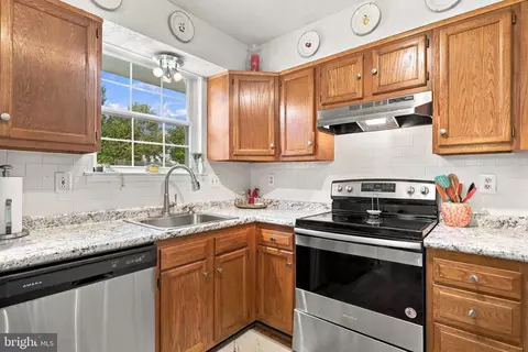 Kitchen - 1609 Norwich Dr, Frederick, MD 21701 photo 2 of 3