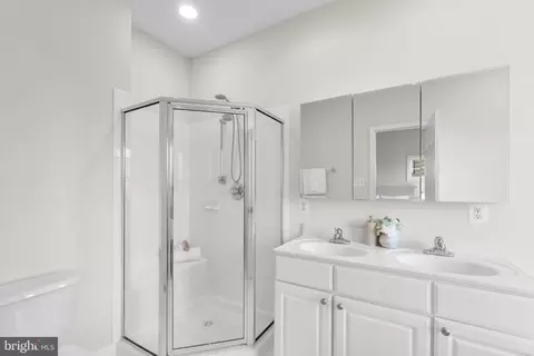 Bath - 3638 Islington St, Frederick, MD 21704 photo 1 of 3